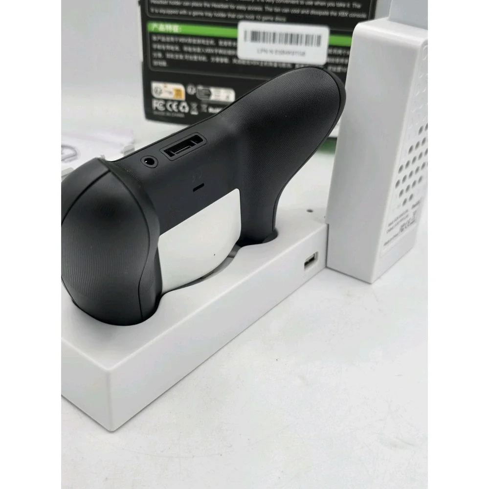 BUNDLE Wireless Xbox Series X/S Carbon Black Controller W/ Xbox X Charging Dock!